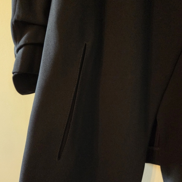 Aritzia Babaton Power Hip Blazer Classic Black Open Front Casual Size US 6. - Picture 11 of 15